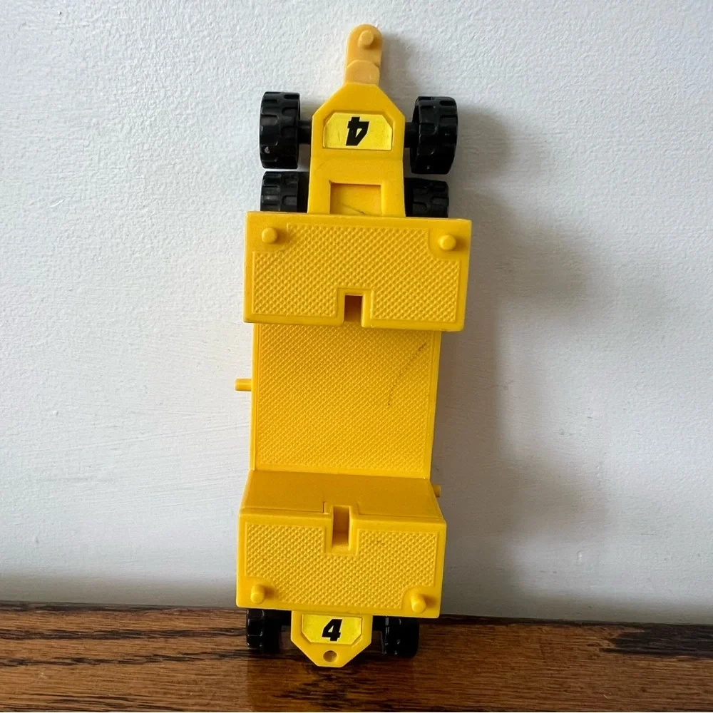 Vintage 1996 Hot Wheels Mega Rig Replacement Piece Part Trailer Wagon # 4 Yellow